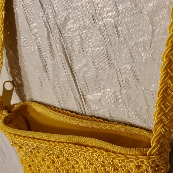 Yellow bag - Picture 5 of 7